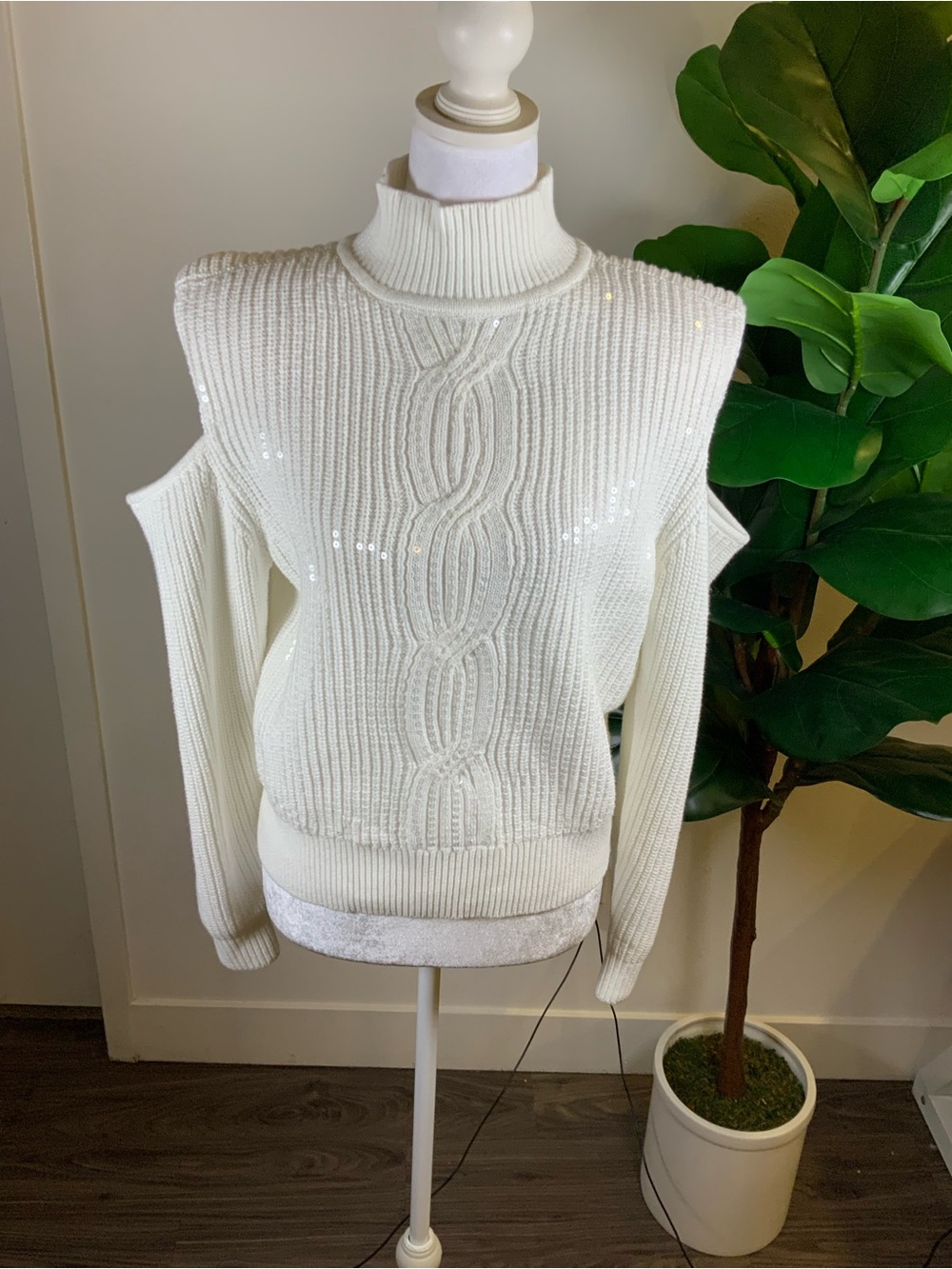 Turtleneck Cable Knit Cold-Shoulder Sweater - Cream